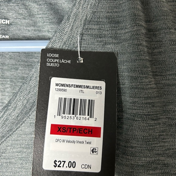 Under Amour Shirt - Picture 3 of 5